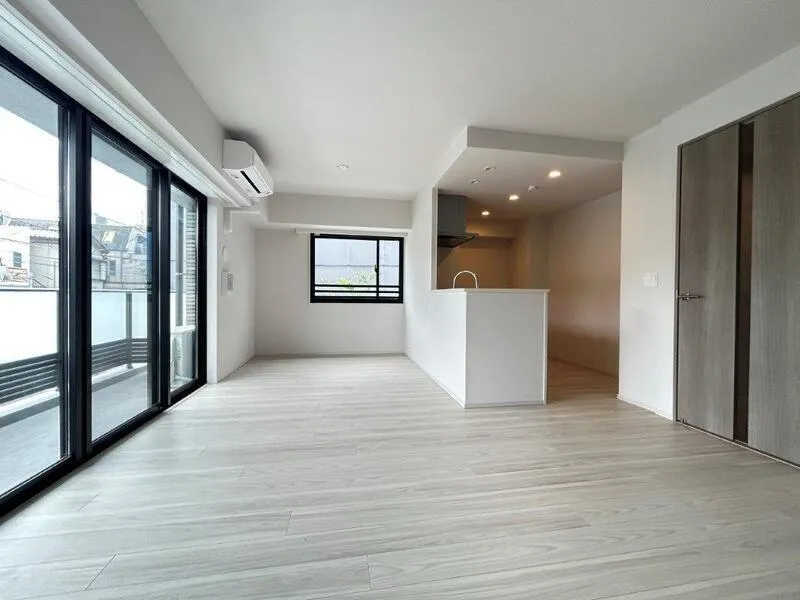 Le Fone Progre Takadanobaba North - Interior - ["Flooring", "Ceiling", "Floor"]