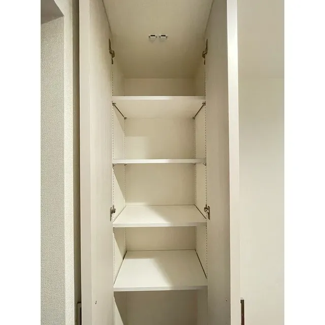 Well Square Ism Komagome - Interior - ["Shelf", "Shelving", "Wood"]