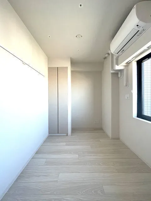 Lefon Prog-Rock Asakusa Iriya - Interior - ["Building", "Window", "Fixture"]