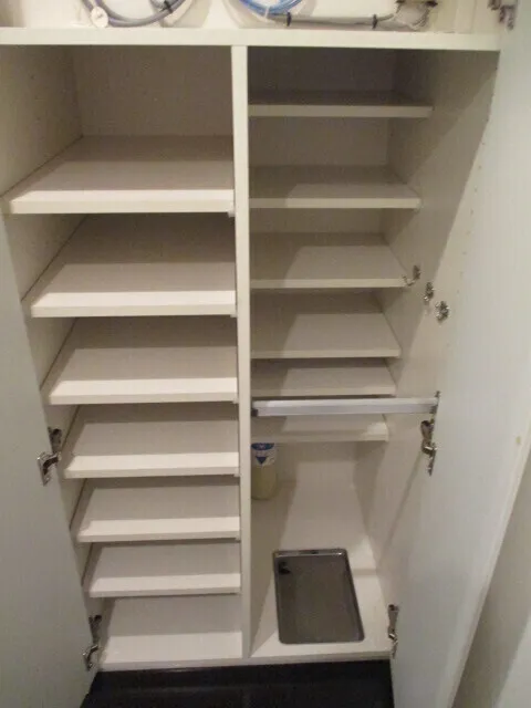 Court Hills Hiroo Minami - Interior - ["Wood", "Shelving", "Household hardware"]