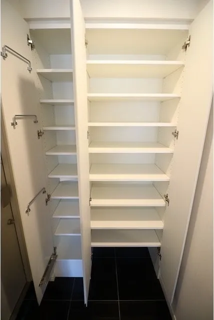 Comforia Fudomae - Interior - ["Shelf", "Shelving", "Wood"]