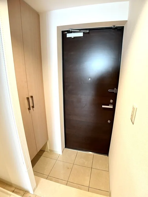 Due Itabashi - Interior - ["Wood", "Flooring", "Floor"]