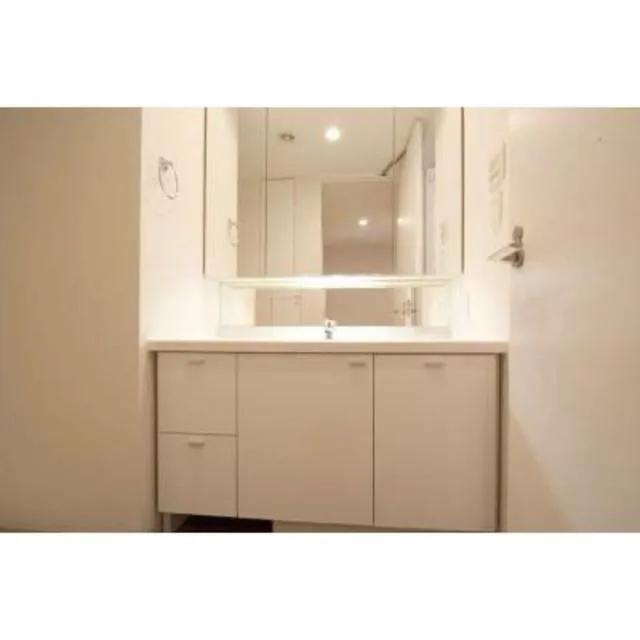Park Tower Shibaura Bayward Urban Wing - Interior - ["Cabinetry", "Furniture", "Sink"]