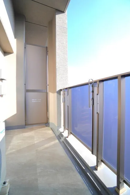 Livio Maison Ochanomizu EAST - Interior - ["Floor", "Composite material", "Balcony"]