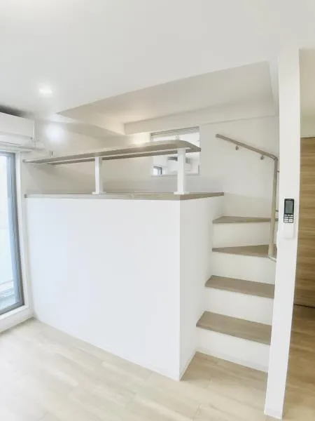 KOMFORTA Shin-Nakano - Interior - ["Building", "Wood", "Interior design"]