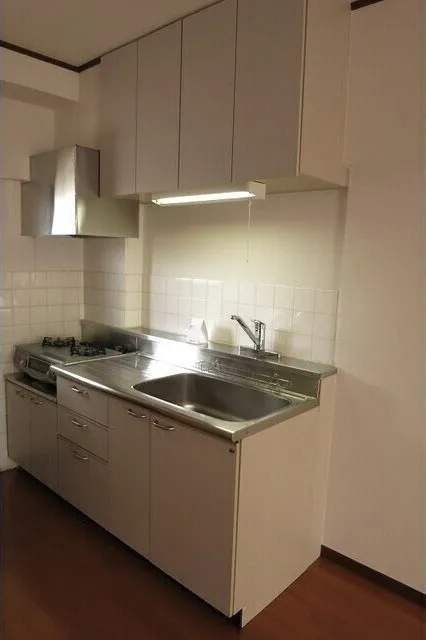 Marumoto Mansion - Interior - ["Brown", "Tap", "Kitchen sink"]