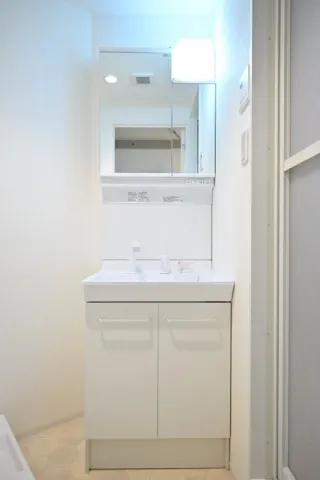 Carouge Kanamecho - Interior - ["Plumbing fixture", "Flooring", "Interior design"]