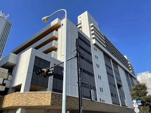 Maison Sunshine - Exterior - ["Sky", "Building", "Street light"]