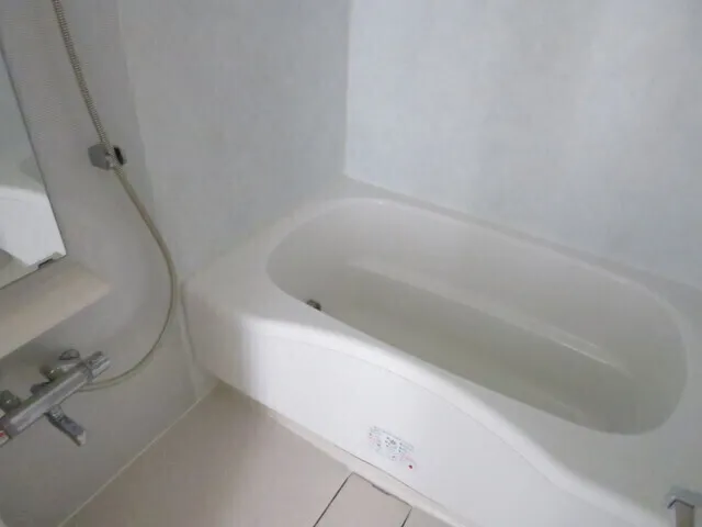 Belle Soleil - Interior - ["Plumbing fixture", "Bathroom", "Fluid"]