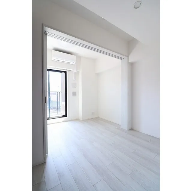 ORME COURT NIPPORI EAST - Interior - ["Building", "Window", "Fixture"]