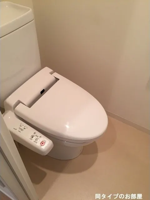 Comforia Shibaura - Interior - ["Toilet", "Toilet seat", "Bidet"]