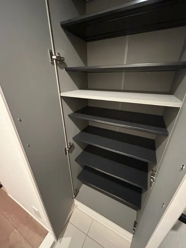 XEBEC Yawatayama - Interior - ["Shelving", "Grey", "Shelf"]