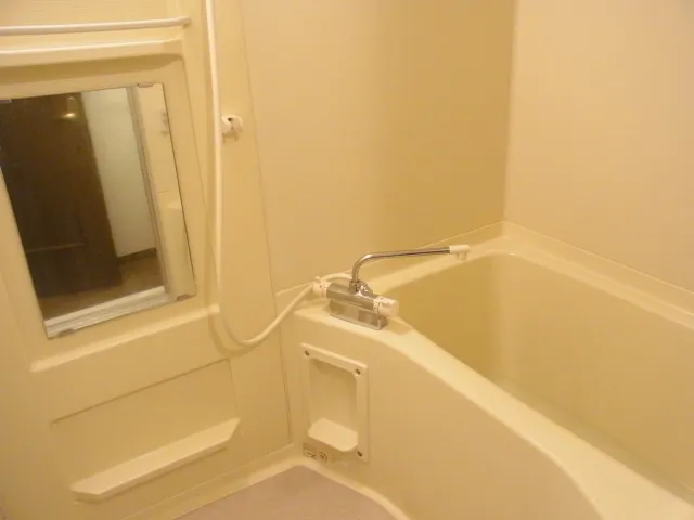 GRACE Omori - Interior - ["Bathtub", "Plumbing fixture", "Flooring"]