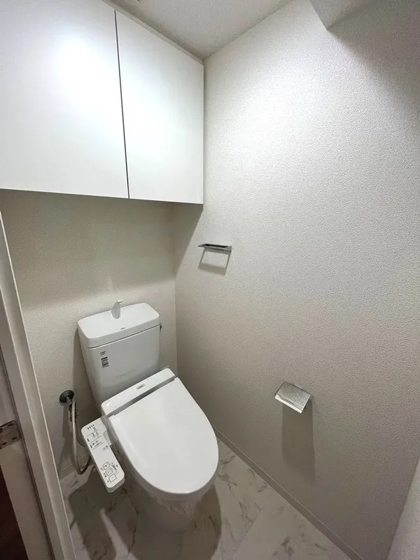 HF Ryogoku Residence - Interior - ["Flooring", "Floor", "Plumbing fixture"]