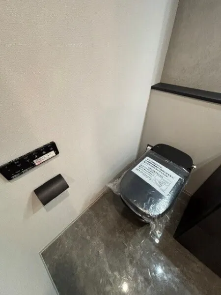 EXAM AKASAKA - Interior - ["Silver", "Gadget"]