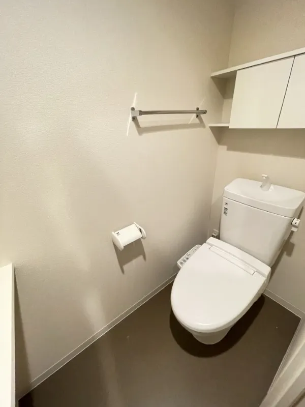 Residia Asakusa Place - Interior - ["Plumbing fixture", "Toilet seat", "Flooring"]