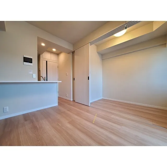 Comforia Higashioi II - Interior - ["Building", "Wood", "Cabinetry"]