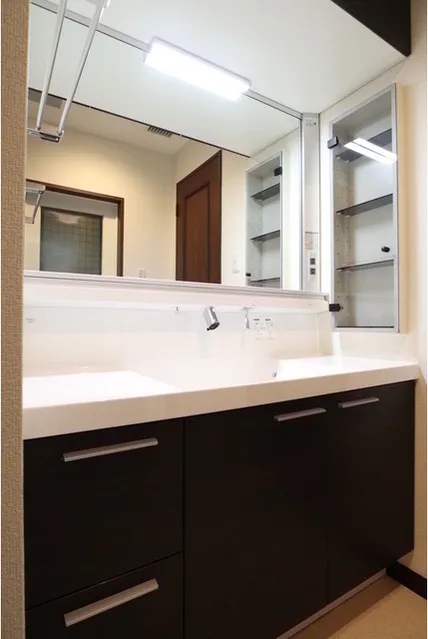 Atago View Apartments - Interior - ["Room", "Furniture", "Property"]