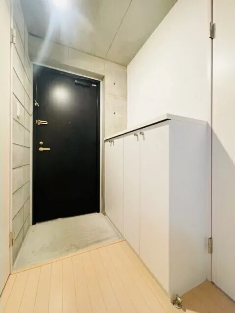 Nakano Nine's Core - Interior - ["Door", "Fixture", "Floor"]