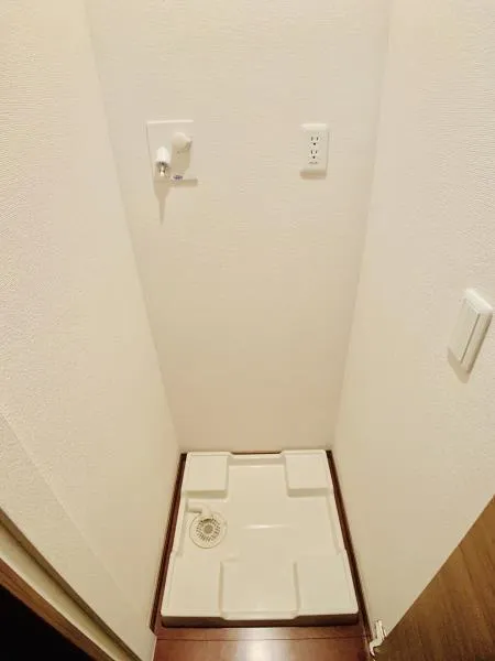 Premier Comfort Nishiogikubo - Interior - ["Floor", "Flooring", "Tile Flooring"]