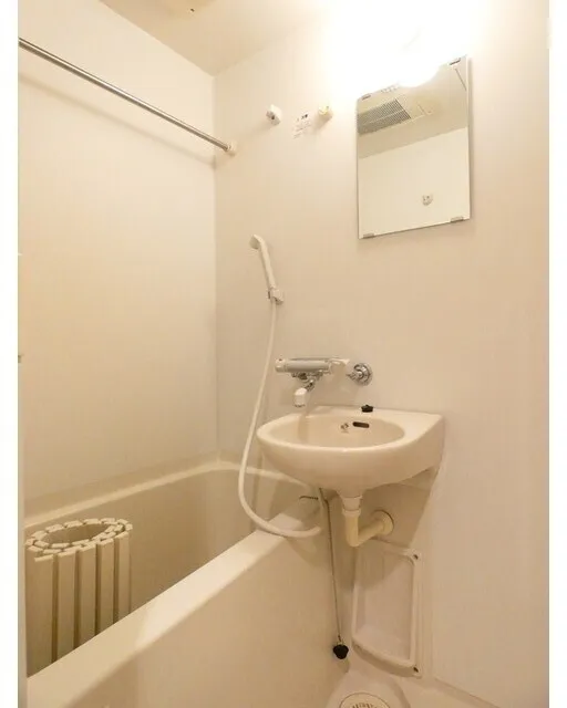 SQUARE Shibuya - Interior - ["Flooring", "Floor", "Plumbing fixture"]