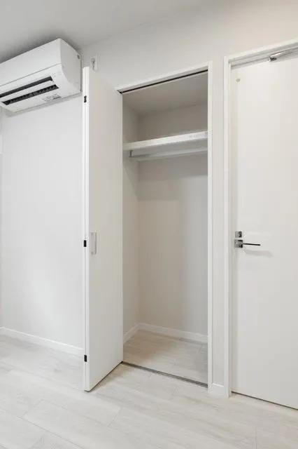 U Residence Meguro Higashiyama - Interior - ["Wood", "Flooring", "Floor"]