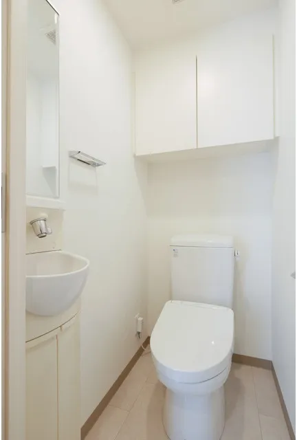 Quintet Ebisu - Interior - ["Flooring", "Toilet seat", "Floor"]