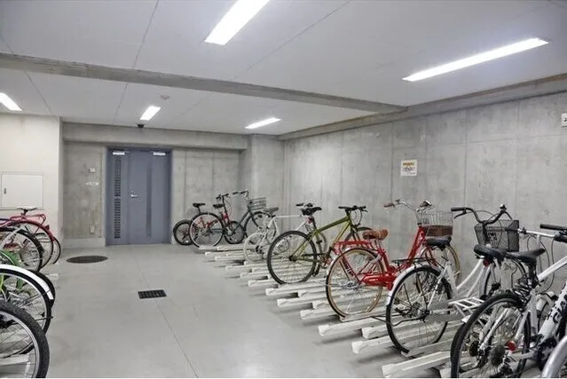 Lexington Square Shinjuku Gyoen - Exterior - ["Bicycle", "Vehicle", "Room"]