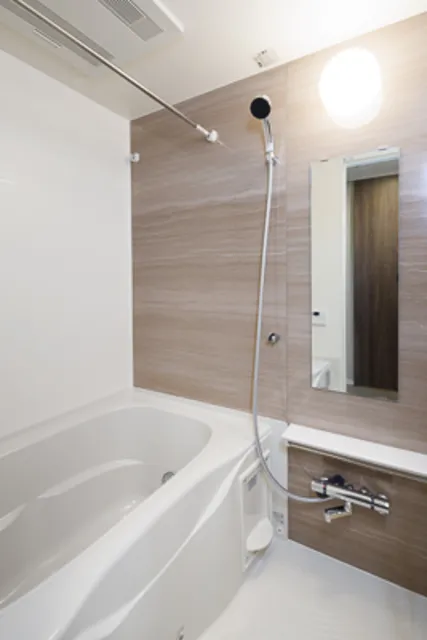 VIERA Court Nihonbashi Hisamatsucho - Interior - ["Bathtub", "Property", "Fixture"]