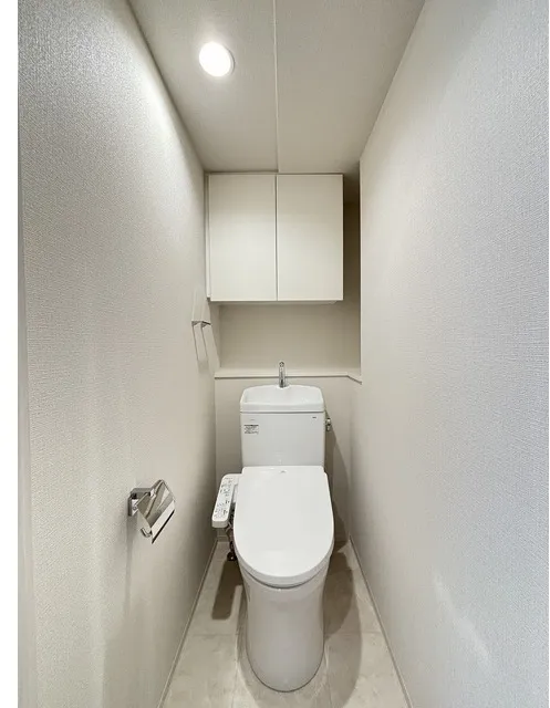 Daffitto Kinshicho - Interior - ["Toilet seat", "Toilet", "Plumbing fixture"]