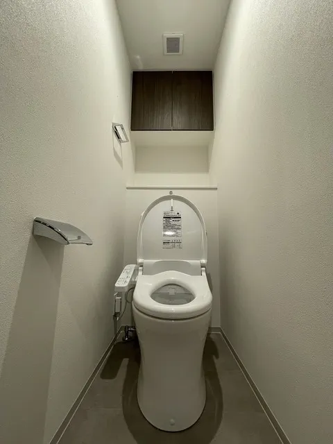 Comforia Liv Minamishinagawa - Interior - ["Toilet seat", "Toilet", "Plumbing fixture"]