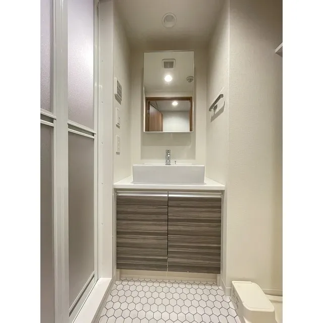 Well Square Ism Komagome - Interior - ["Cabinetry", "Rectangle", "Sink"]