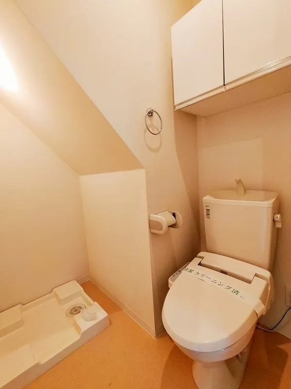 CASA BRICKS Jiyugaoka - Interior - ["Plumbing fixture", "Bathroom", "Flooring"]