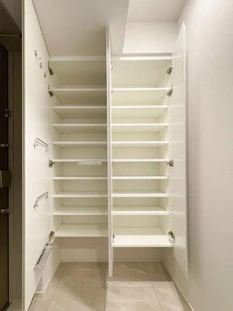 Lefon Progre Hongo 3-Chome - Interior - ["Wood", "Flooring", "Floor"]