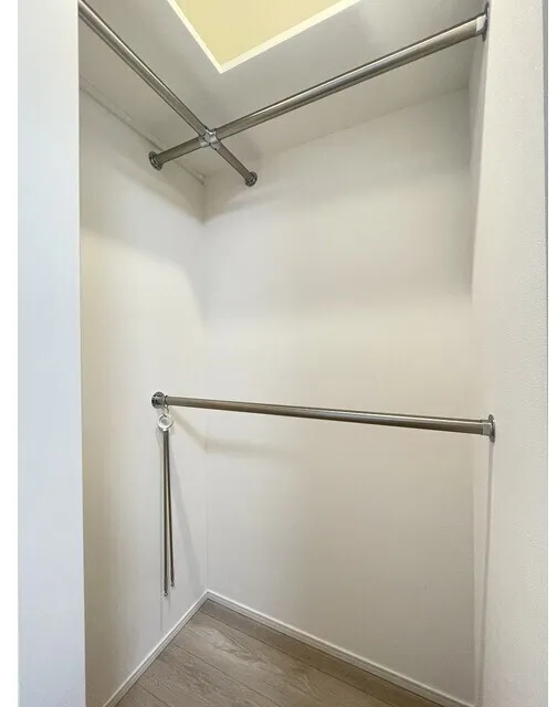 Comforia Nakakasai - Interior - ["Flooring", "Floor", "Household hardware"]