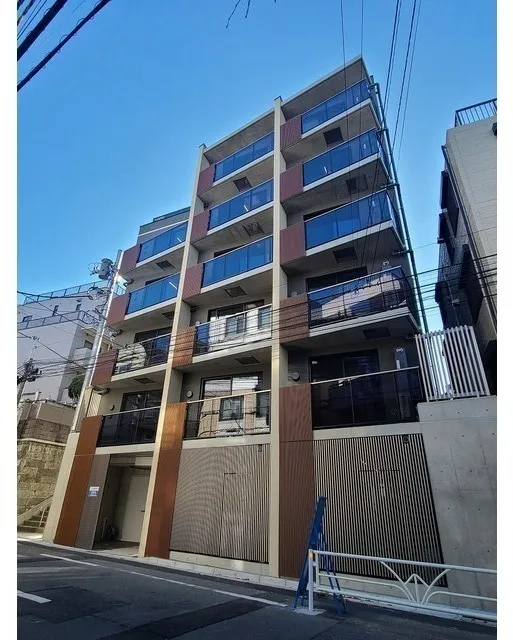Well Square Ism Ebisu - Exterior - ["Apartment", "Urban design", "Composite material"]