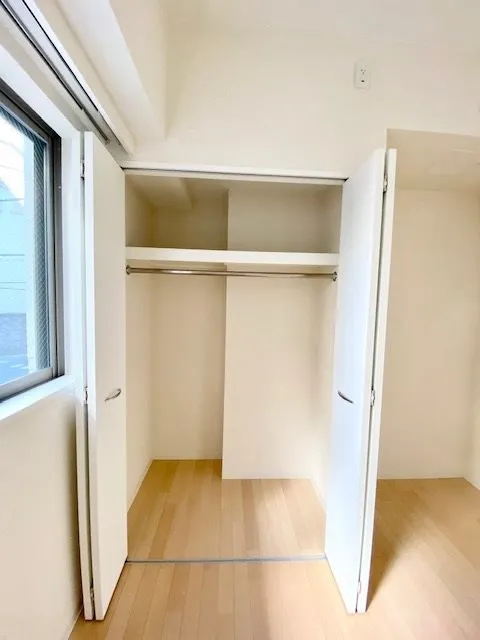 Laclas Nihonbashi Hisamatsucho - Interior - ["Window", "Building", "Fixture"]