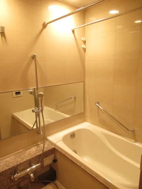 Park Habio Sutengumae - Interior - ["Brown", "Bathtub", "Property"]