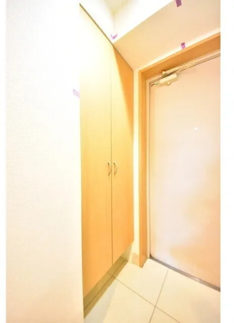 Aperto Nishi Shinjuku - Interior - ["Wood", "Flooring", "Floor"]