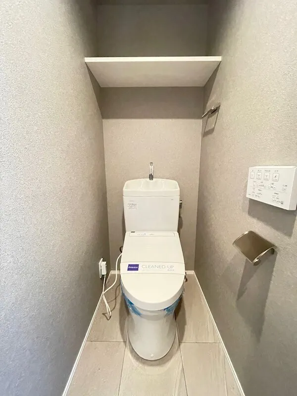 Residia Monzen Nakamachi - Interior - ["Toilet seat", "Flooring", "Floor"]
