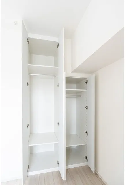 Comforia Liv Higashiikebukuro - Interior - ["Wood", "Flooring", "Cabinetry"]
