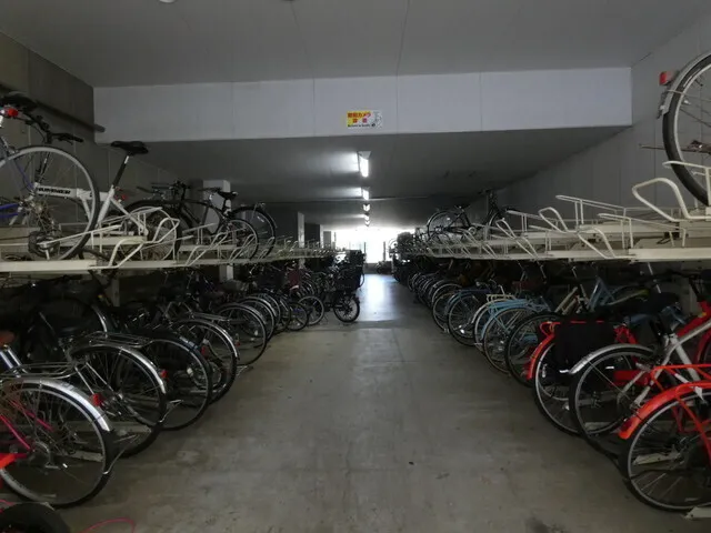 Shinonome Canal Court CODAN Building No.12 - Other - ["Bicycle", "Bicycle tire", "Bicycle frame"]