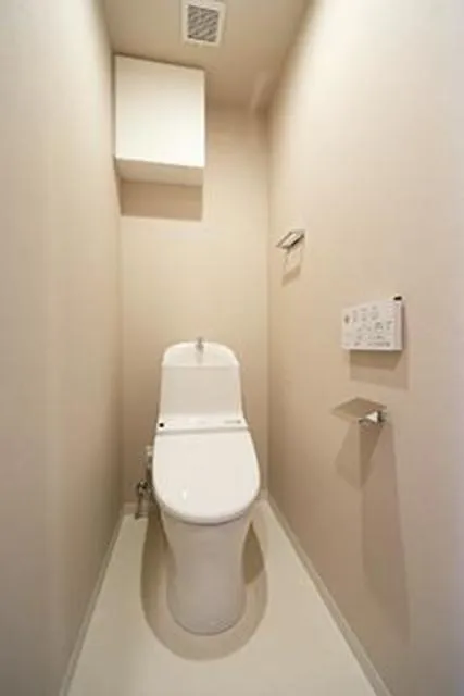 Gardenier Kinuta WEST - Interior - ["Building", "Toilet seat", "Plumbing fixture"]