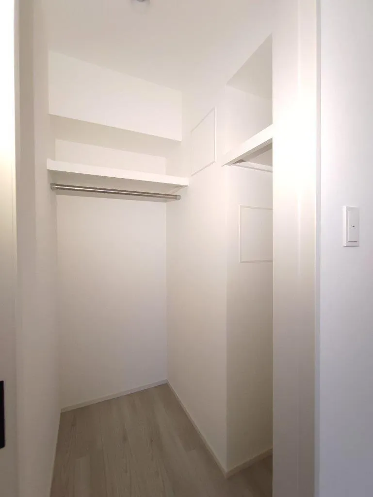 Cross Residence Takadanobaba - Interior - ["Fixture", "Wood", "Building"]