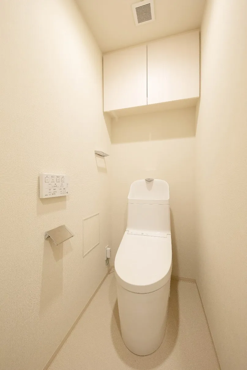 Doue Waseda - Interior - ["Flooring", "Floor", "Toilet seat"]