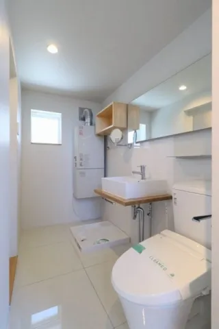VILLETTA KOMAGOME - Interior - ["Plumbing fixture", "Toilet seat", "Flooring"]