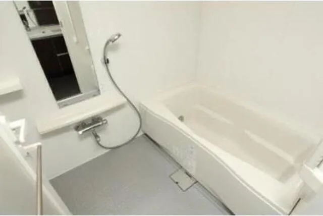 Belle Face Shibaura Tower - Interior - ["Bathtub", "White", "Plumbing fixture"]