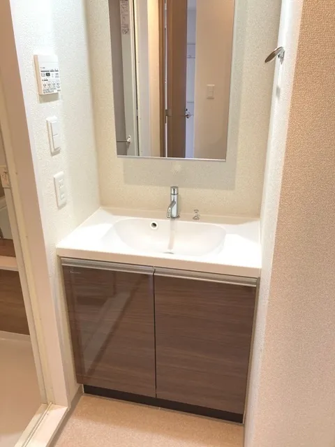 Park Cube Shinitabashi - Interior - ["Flooring", "Floor", "Bathroom cabinet"]