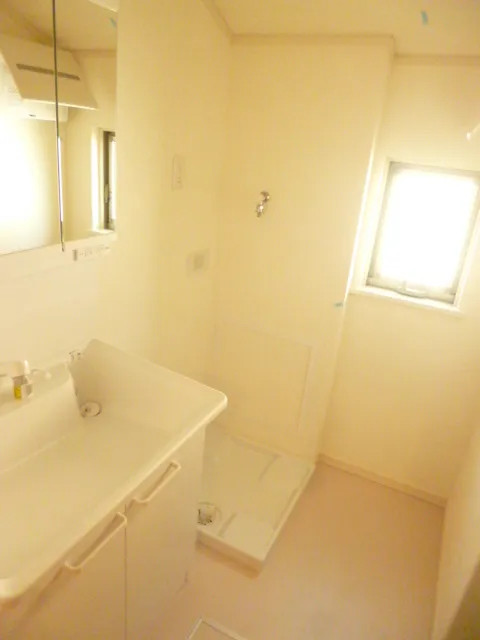 Grand Chariot - Interior - ["Flooring", "Floor", "Plumbing fixture"]