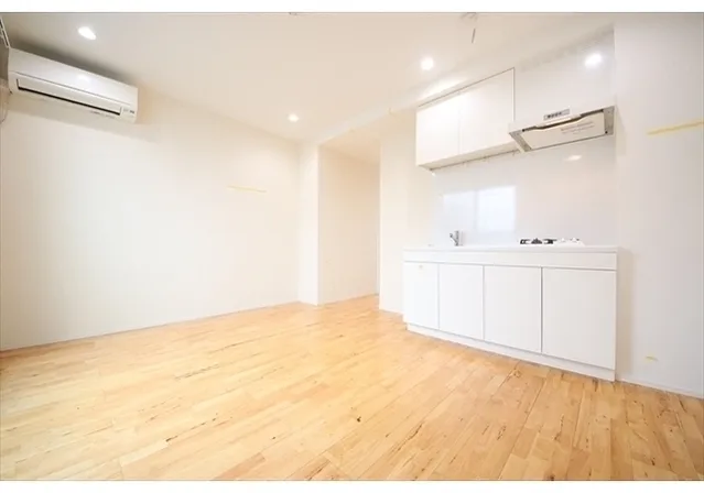Luna Court Koiwa - Interior - ["Flooring", "Floor", "Ceiling"]